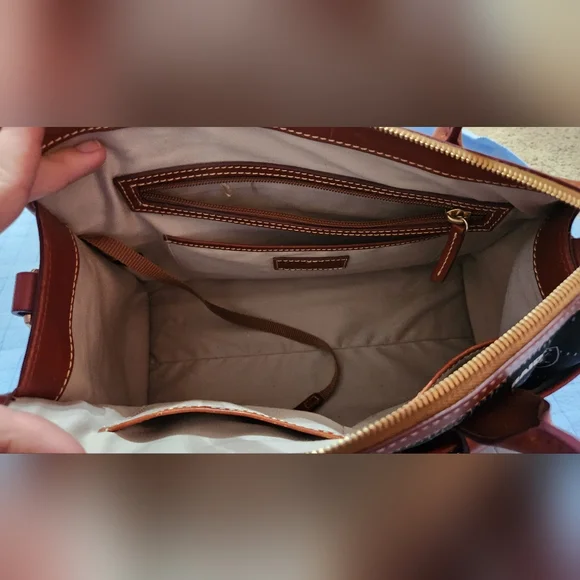 Dooney and Bourke - Picture 4 of 7